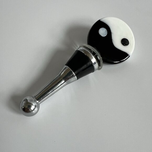 Handmade Yin Yang Glass Blown Black and White Wine Bottle Stopper - Picture 4 of 6
